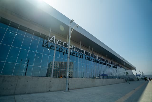 ¿Qué medidas se han adoptado para garantizar la operación del nuevo aeropuerto Jorge Chávez?