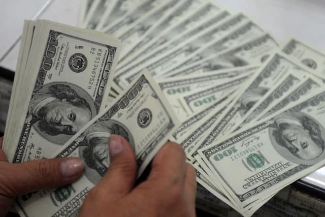 EE.UU. podría aplicar impuestos a las remesas: 5 alternativas para recibir dinero