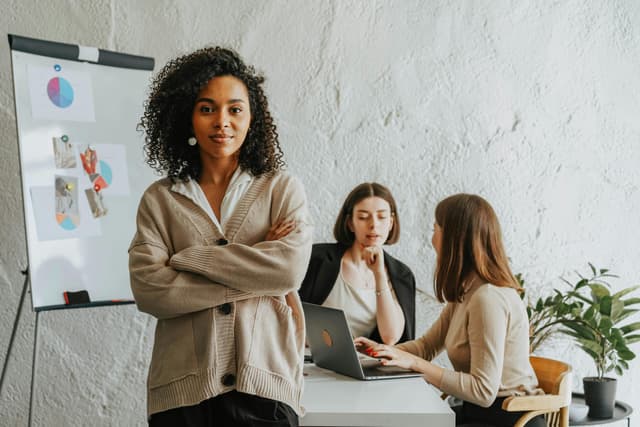 Más mujeres lideran en Perú, pero persisten brechas salariales y de poder