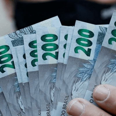 Dólares a soles a reales brasileños