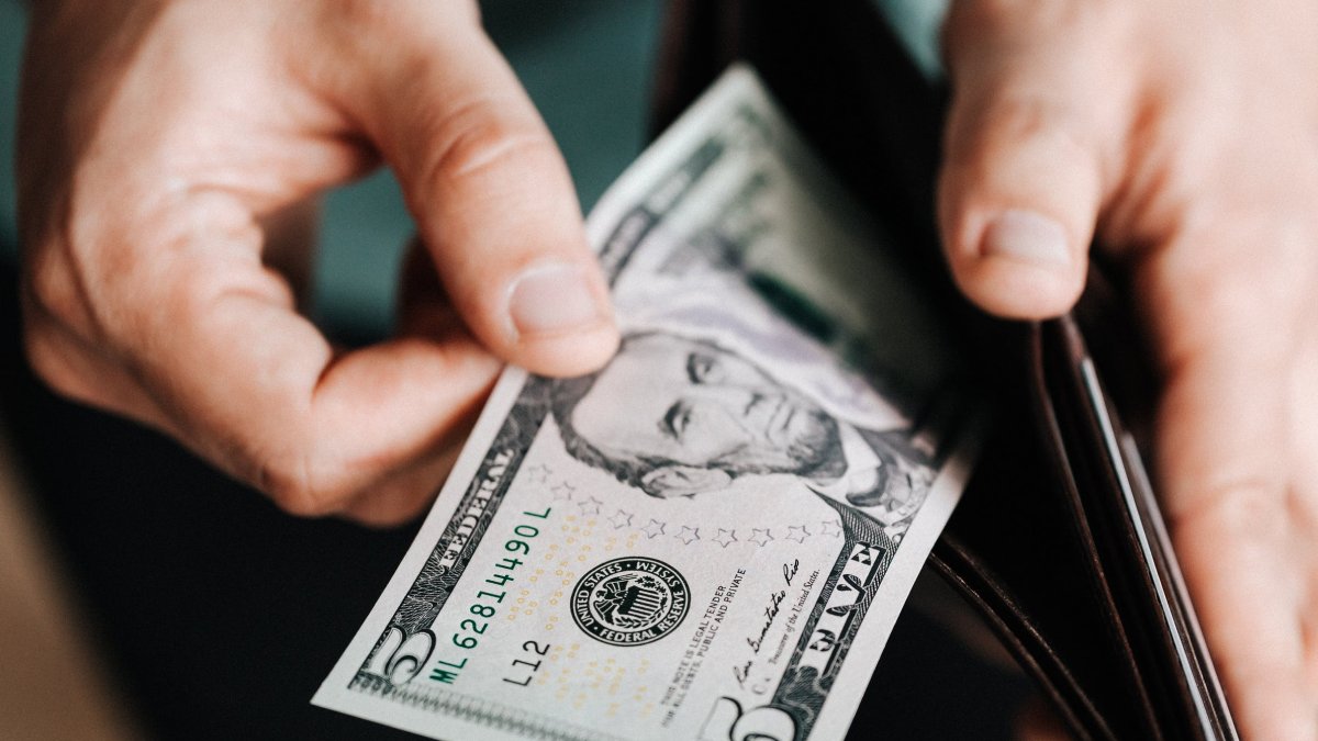 Precio del dólar, lunes 6 de diciembre