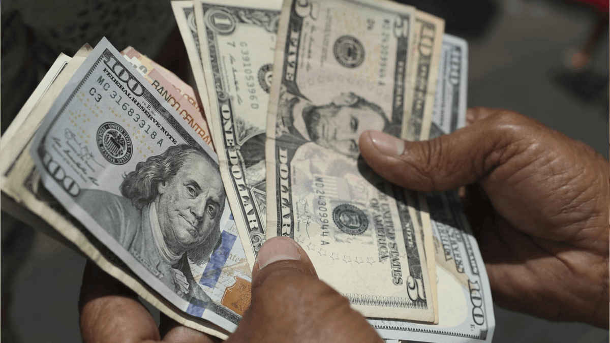 Precio del dólar continúa a la baja: